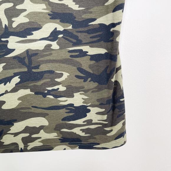 Boutique Camo Printed Cross Front V Neck Short Sleeve Tee Small S Green Brown - Picture 4 of 7